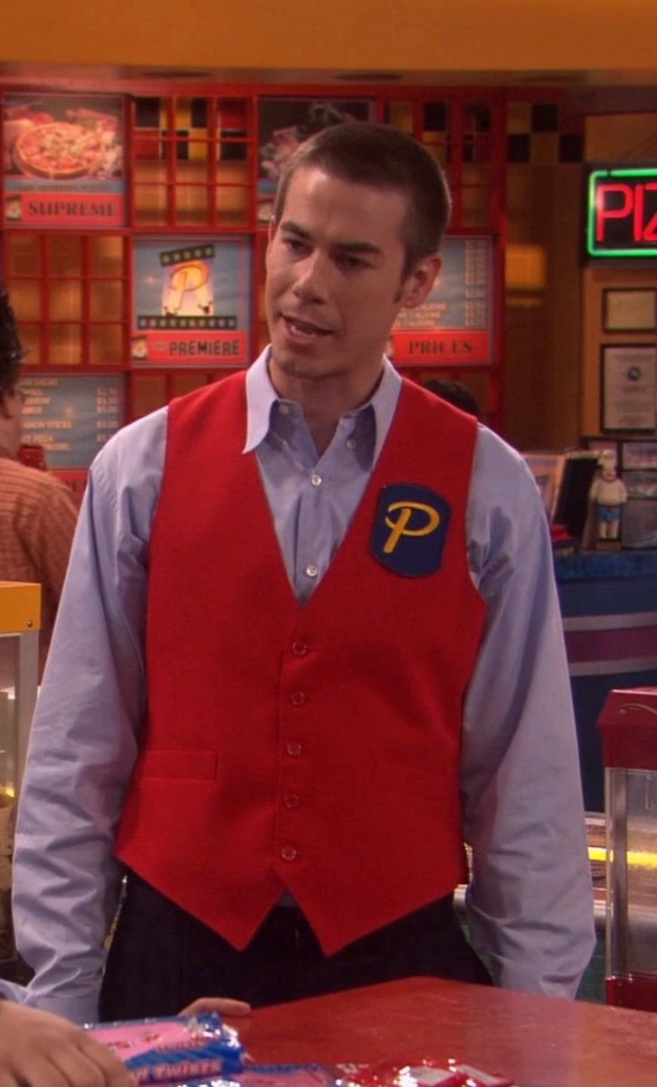 whoiammendes's tweet photo. Harryween came early this year? #crazysteve https://t.co/ieLOZ7YfKk