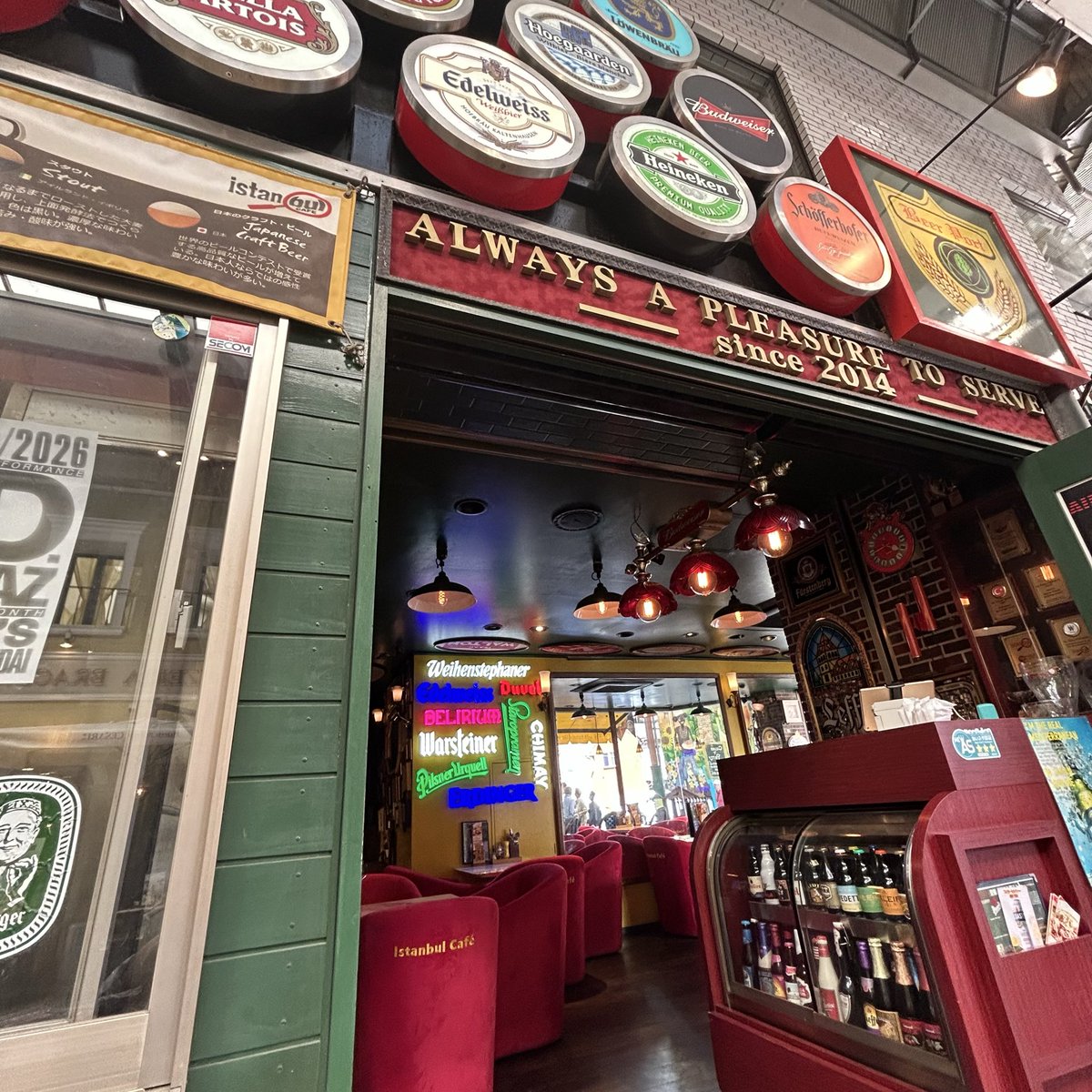 yass1911's tweet photo. なんとなく名古屋に来てなんとなく大須に来てなんとなく朝からビール飲んでます🍺🍻 https://t.co/HuPDr1t1Ht