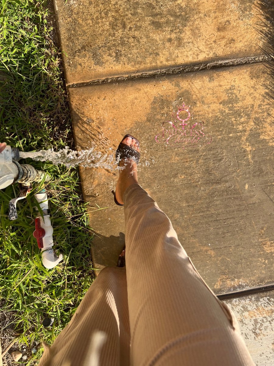 PrincessChinobi's tweet photo. Even the earth gets the privilege of being beneath my feet. ♡

Leaving pretty little impressions wherever I go. Some are harder to forget than others.

Imagine being so lucky. 🕯️

#FeetPics #PrettyFeet #FootModel #PrincessTreatment #GoddessEnergy https://t.co/MaYl0zXpWC