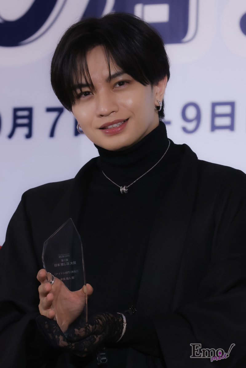 Emo_miu's tweet photo. ＼
【#中島健人】「#日本推し活大賞」
男性アイドル部門で受賞🏆💐
／

「推してくださっている皆さんのおかげで、たくましく、力強く、いろんなステージに立てています」

[▼レポ&amp;写真📸]
🔗https://t.co/70bRqYrccE

#ケンティー #Emomiu https://t.co/91BTnHG20l
