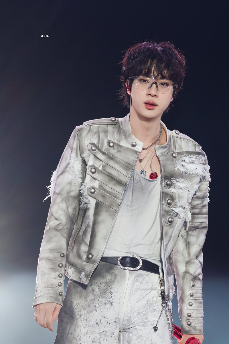 ALittleBraver92's tweet photo. 261007 HD 

#방탄소년단진 #김석진 #석진 #진 #BTSJIN #JIN 
#BTS_WORLDTOUR_ARIRANG https://t.co/1ZFksTkqR4