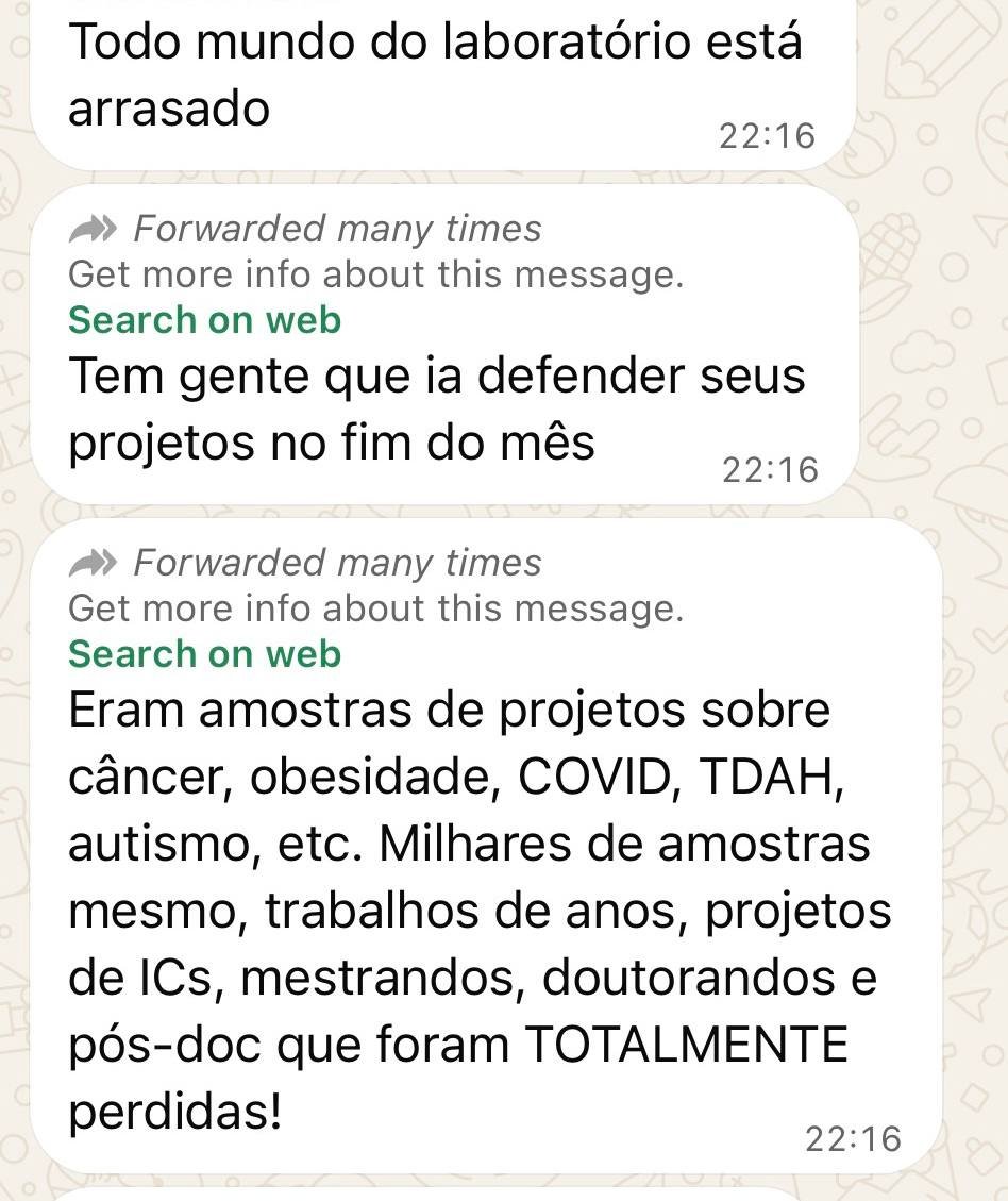 AlexVital05's tweet photo. 🚨 COLOCARAM FOGO EM PRÉDIOS DA UFPE

É isso que o bolsonarismo representa: são CONTRA a ciência e a educação

Foram perdidos INÚMEROS projetos e pesquisas. MILHÕES de reais de investimento foram pro LIXO. https://t.co/xCvvtersJ8