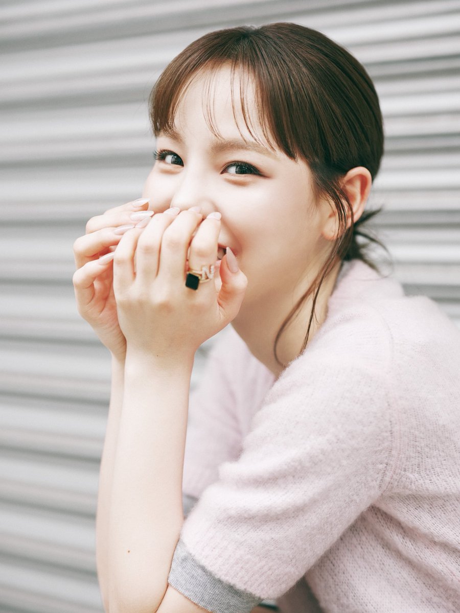 cyanmagazine's tweet photo. cyan issue 46 autumn 2026
- MAKO / NiziU

@NiziU__official 

photography | elaine lam 
styling | erika kisen 
hair |  shin sojeong (lulu) 
makeup |  lee suyeon (lulu)
interview | rie kaido 
direction | shion fujimoto

published by @caelumjp

#cyan #cyanmagazine #シアン #MAKO #NiziU