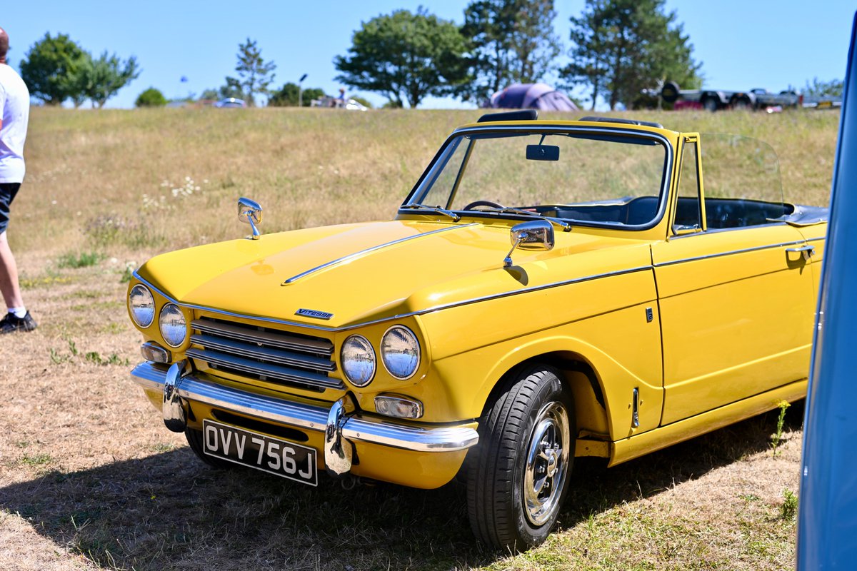 TriumphSSixClub's tweet photo. This week is National Curry Week, many Curries and Biryanis contain Saffron as it adds a bitter flowery taste & a rich orange colour. So here to celebrate that, is a few lovely saffron Triumphs, Not a widely seen colour these days, but brighten any classic car line up
#TSSC https://t.co/WHLMXUTqX5