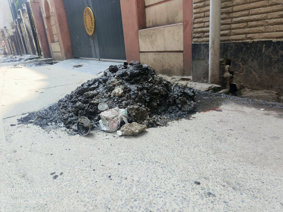 DevMeena854694's tweet photo. @MCD_Delhi MCD WALE HK STAFF SAFAI KE LIYE DAILY NHI AAYE H
15 DAYS M EK BAAR AATE H
ADDRESS
BHOLANATH NAGAR, GALI2, 3
SHAHDARA DELHI https://t.co/Ra4JyeEKBA