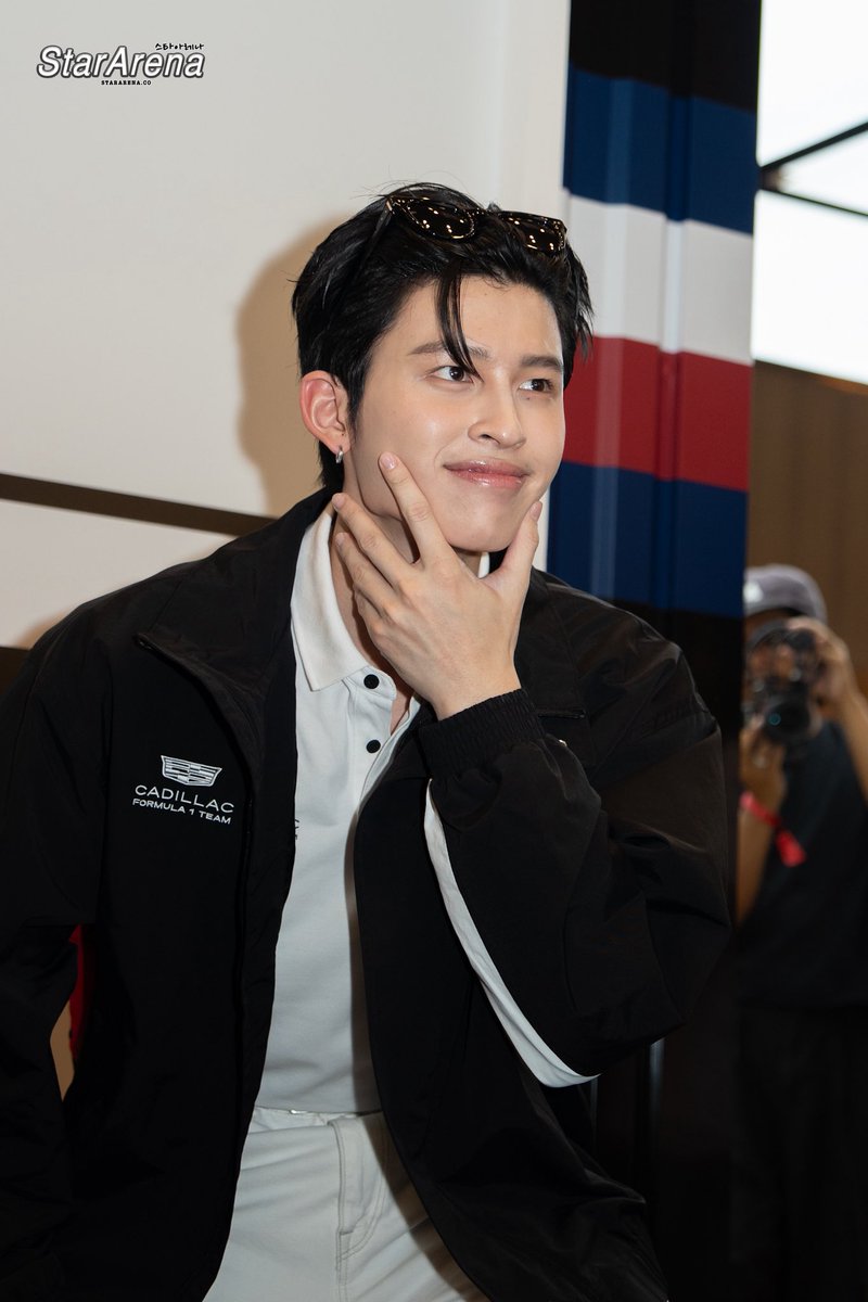 StarArena_'s tweet photo. Pond Naravit at the TOMMY HILFIGER X Cadillac Formula 1® pop-up in Singapore

#PondNaravit #TommyHilfiger #TommyFamily @TommyHilfiger @ppnaravit @Cadillac_F1 https://t.co/idnPJgGipD