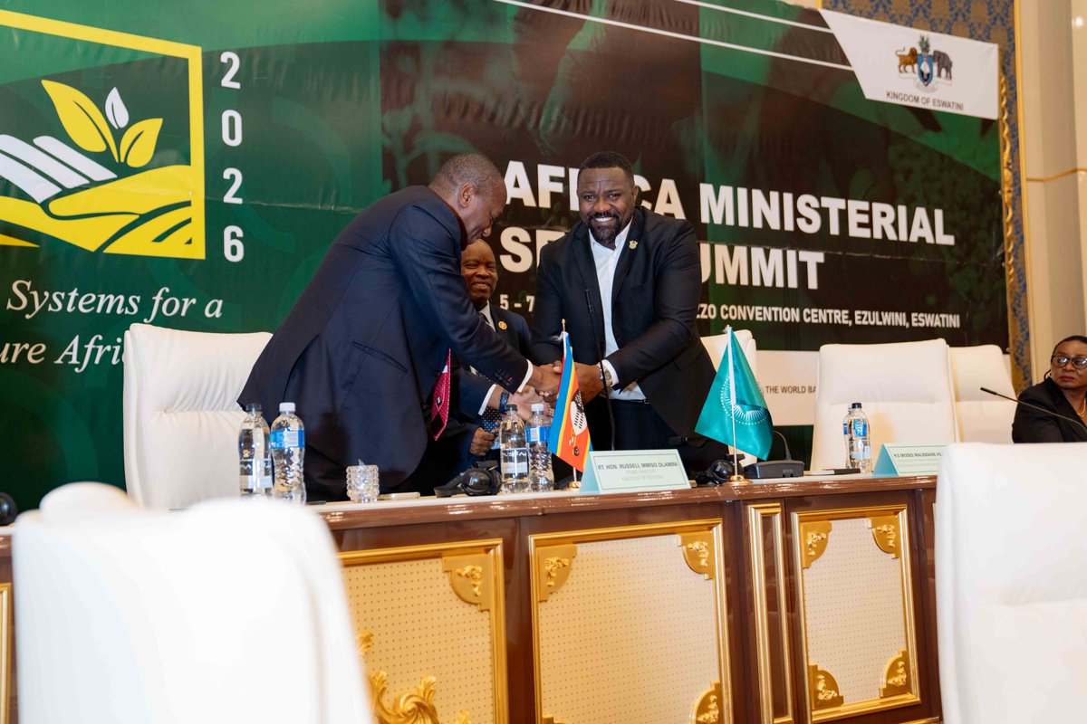 johndumelo's tweet photo. It was an honour and privilege to Chair  the Africa Ministerial Seed Summit in Ezulwini,  Eswatini, as Ghana is the Current Vice Chair for the Specialized Technical Committee on Agriculture, Rural Dev, Water and Enviroment. In Attendance was the Prime Minister of Eswatini as well as other African Agricultural Ministers.