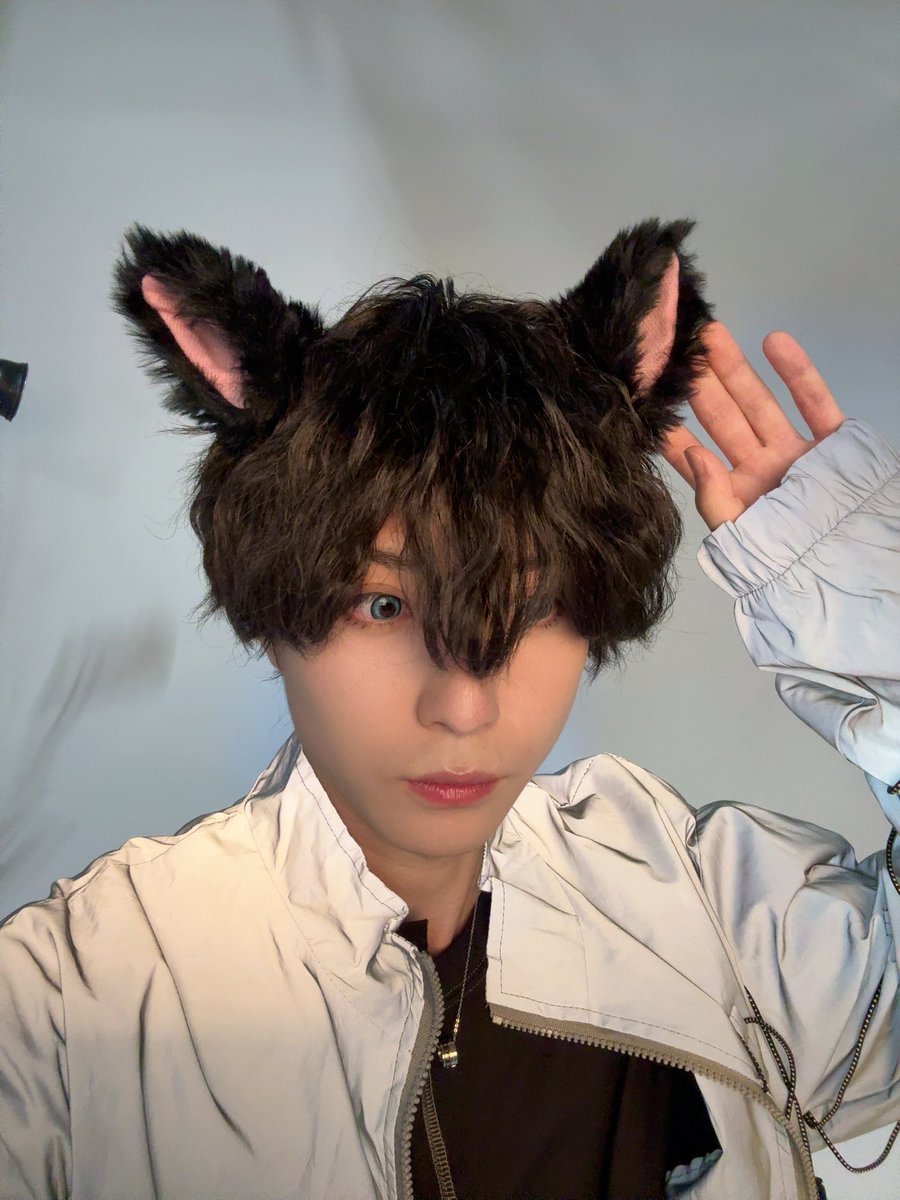 maejima_yoh's tweet photo. 舞台『#ブルーロック』5th STAGE
7日目！

ご来場いただいた皆様、
誠にありがとうございました！

本日もお仕事完了です✅
猫耳スタイルです🐈‍⬛どうぞ
#ブルステ https://t.co/ihvsxUTmi2
