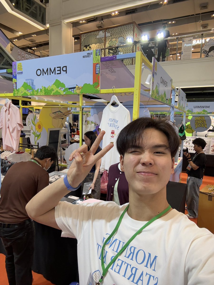 nn_tsp's tweet photo. ทุกคนไป shop  pemmo ที่ Siam center 
"G Floor บูธ PEMMO "
ไปอุดหนุน CEO แล้วไปเจอปิงปิงกันค่ะ

#PingKrittanun
#PEMMO https://t.co/M0RVZtfc14