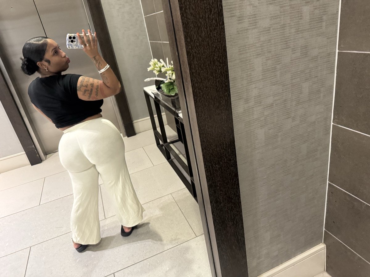 onnayanae's tweet photo. 4’11 shawty https://t.co/yIFz9gO9aY