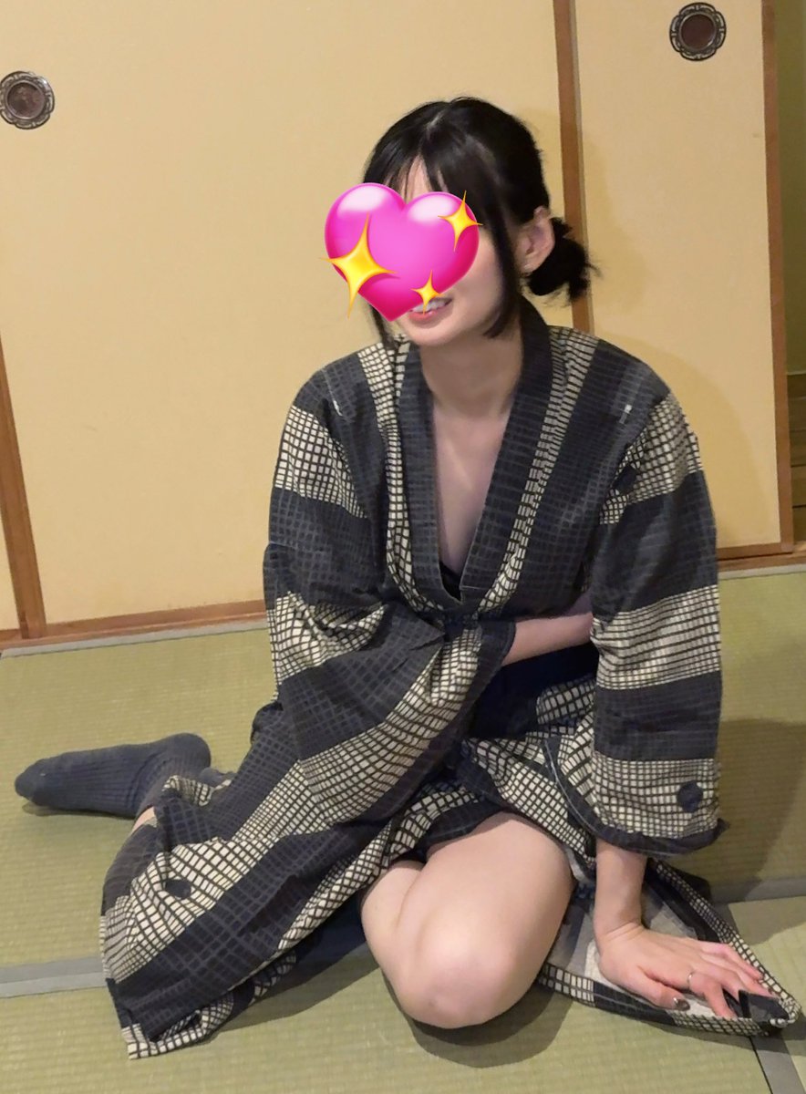 mimisarashi's tweet photo. 旅館で顔合わせるカップルとかみると、野球拳対決とかしたいなってめちゃくちゃ妄想しちゃう💕

もちろん負けた方は温泉きてるおじさん達の餌食ね💕 https://t.co/SqfOWsOh37