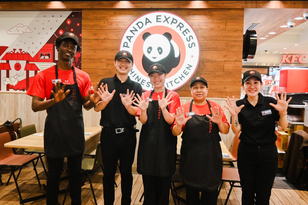 PandaExpressJPN's tweet photo. THANK YOU FOR 10 YEARS!! 🎊

日本にパンダエクスプレスがやってきて、今年で10年！
たくさんの皆さまに楽しんでいただけたことに、感謝の気持ちでいっぱいです🥡✨

いつも本当にありがとうございます！

10周年も、その先も。
もっともっとおいしく、楽しく！🔥🐼

これからもパンダエクスプレスをよろしくお願いします❤️

#パンダエクスプレス　＃アメリカンチャイニーズ