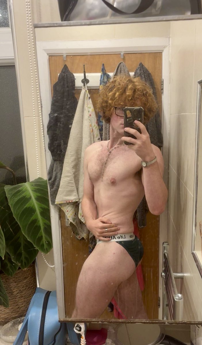 Leviticus_Rides's tweet photo. I need to clean my mirror 😭

#gay https://t.co/05BSix5XUz