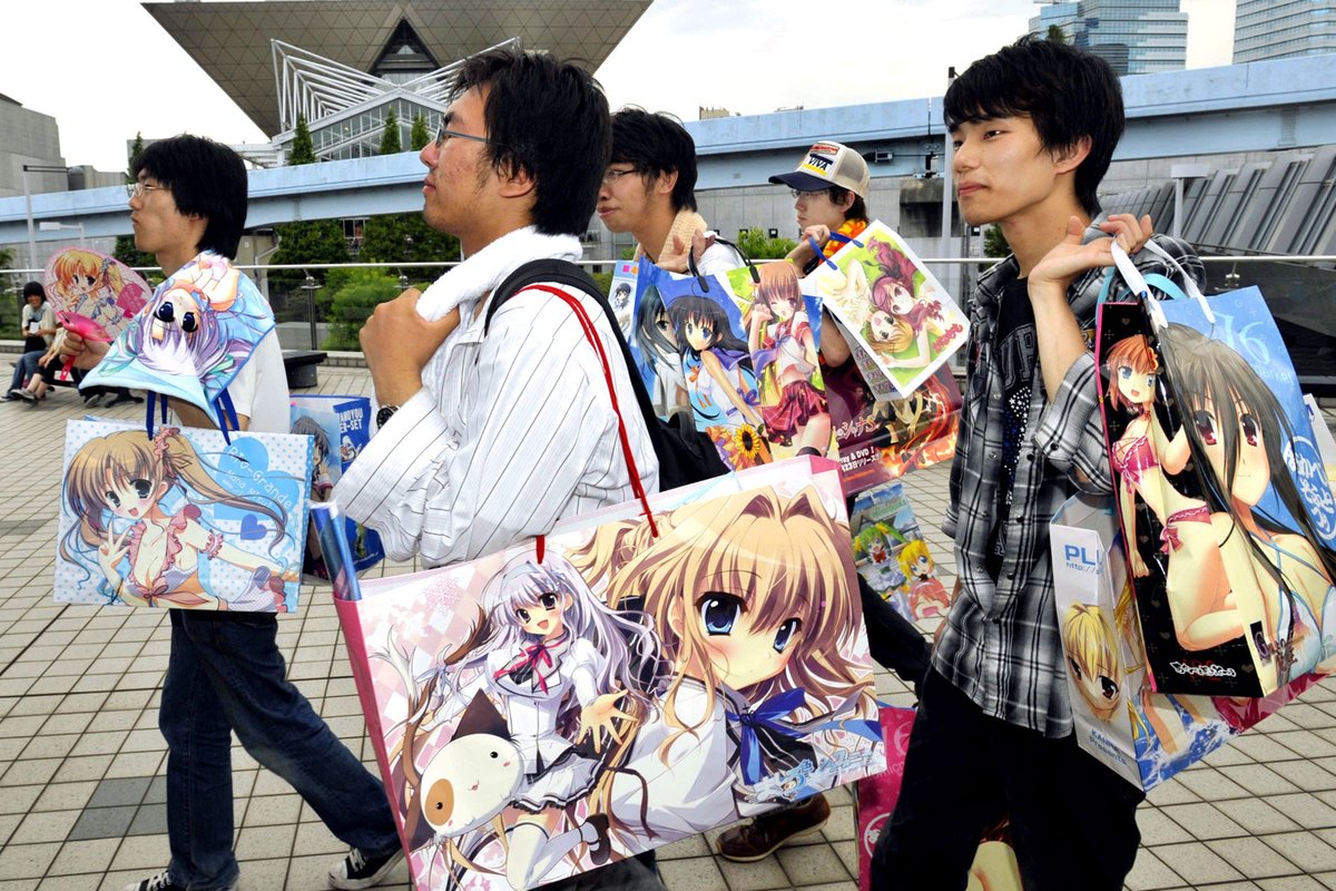 alynokioku's tweet photo. imagine how good the comiket hauls must have been... https://t.co/F1utSKNkFy
