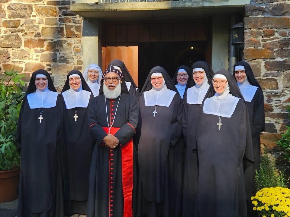 ICKSP's tweet photo. His Beatitude Cardinal Baselios Cleemis, Major Archbishop of Trivandrum (India 🇮🇳), visited the Sister Adorers at their convent in Maria Engelport, Germany 🇩🇪, and shared a meal with the canons. Deo gratias for this cordial visit! https://t.co/2LVolK3hWH