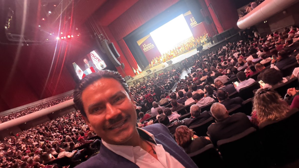 raychagoya's tweet photo. ¡Qué alegría celebrar juntos 15 años de Morena! ✊🎉

En este Encuentro Nacional compartimos el orgullo de ser parte de un movimiento que nació del pueblo y sigue haciendo historia.

Desde Oaxaca de Juárez vamos al ritmo de la transformación, junto a nuestra presidenta, nuestro gobernador y las vecinas y vecinos que dan fuerza a este camino. ¡Que viva Morena!

@PartidoMorenaMx 
@indira_vizcaino 
@SergioSalomonC 
@salomonj 
@rosaicela_