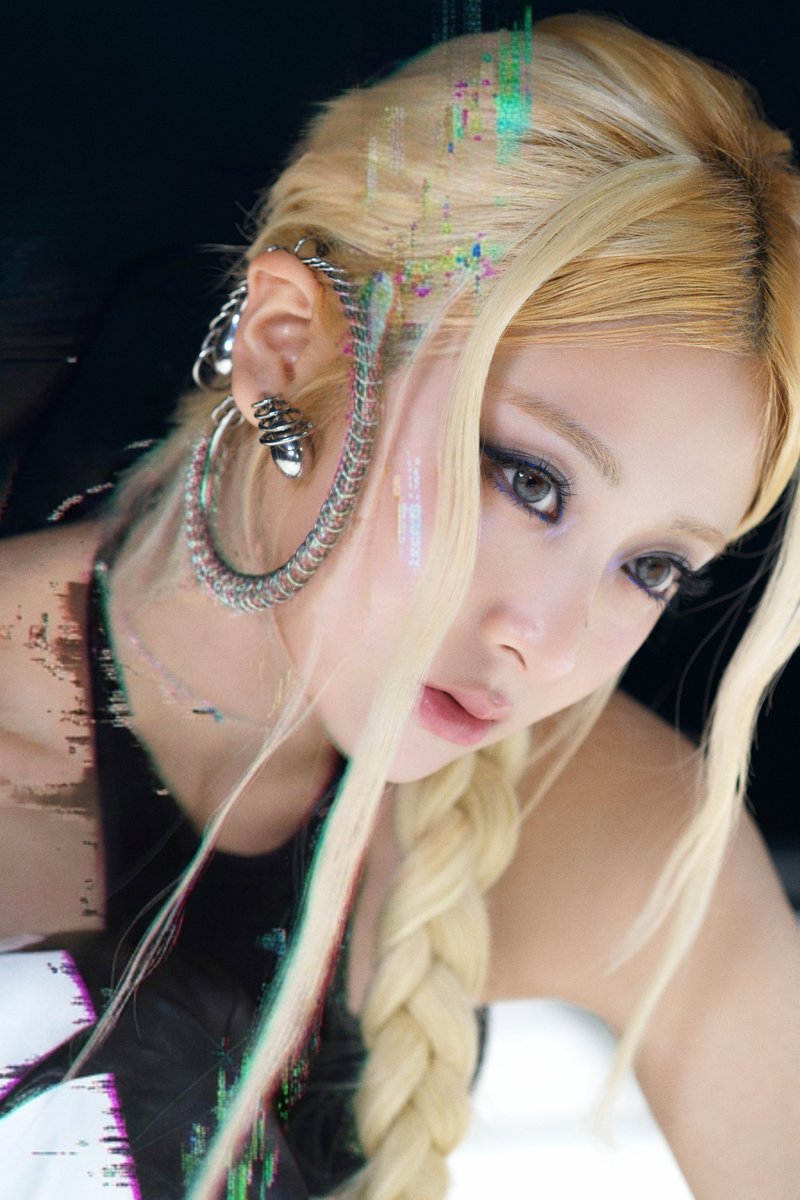 duolingo's tweet photo. Happy 25th birthday to #LE_SSERAFIM's HUH YUNJIN.

The New York-raised artist has been a creative force in the group since their 2022 debut, co-writing various tracks across their discography, such as "CRAZY" and "SPAGHETTI." Her artistry is also on display in her self-written solo releases "I ≠ DOLL" and "Raise y_our glass." YUNJIN has made her impact on the world as a vocalist, songwriter, and performer, and we can't wait to see what's next for the icon.