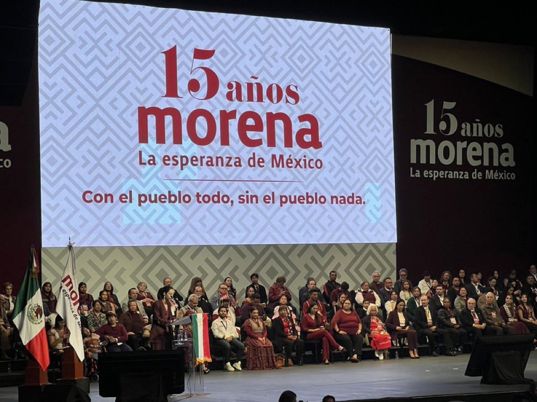 marcelcarrillog's tweet photo. Hoy celebran los 15 años de la creación de este nido de ratas llamado Morena, el sueño húmedo de un viejo resentido y delincuente llamado @lopezobrador_, que con su movimiento logró destruir la República mexicana.

Lo único que me da tranquilidad es que ya todo México los conoce por lo que son: unos malditos narcotraficantes.