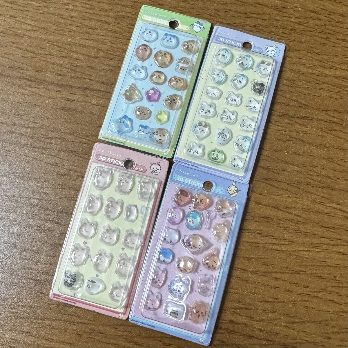 monga0805's tweet photo. 트친깅들……
반택비만 내고 요 아이들 품어주실분 계실까오
퀄리티 엄청 높은 미니미 스티커인데,,🤔
공식은 아닌거같다만 타바에서 물건 시켯을때
덤으로 2세트나 와서 한세트는 나눔하고시퍼요
이미 제 폰케 뒤에는 붙어잇답니다..🎶 https://t.co/O4jxVH94Sx