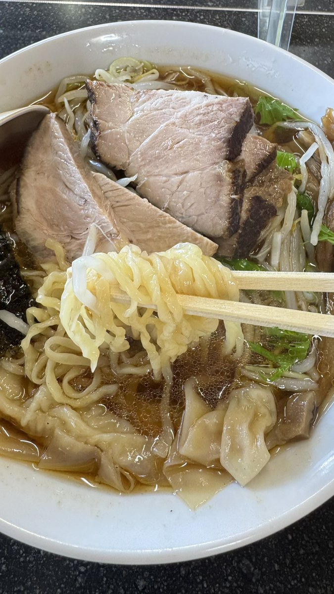 tsudeeerA's tweet photo. らーめん 白鳥
ちゃーしゅーわんたん麺 
濃いめの醤油、平ちぢれ麺、チャーシューは見た目以上の柔らかさワンタンは皮が大きく全てがうまい

やっと来れたこれはまた来る https://t.co/8tIGI8Sdbr