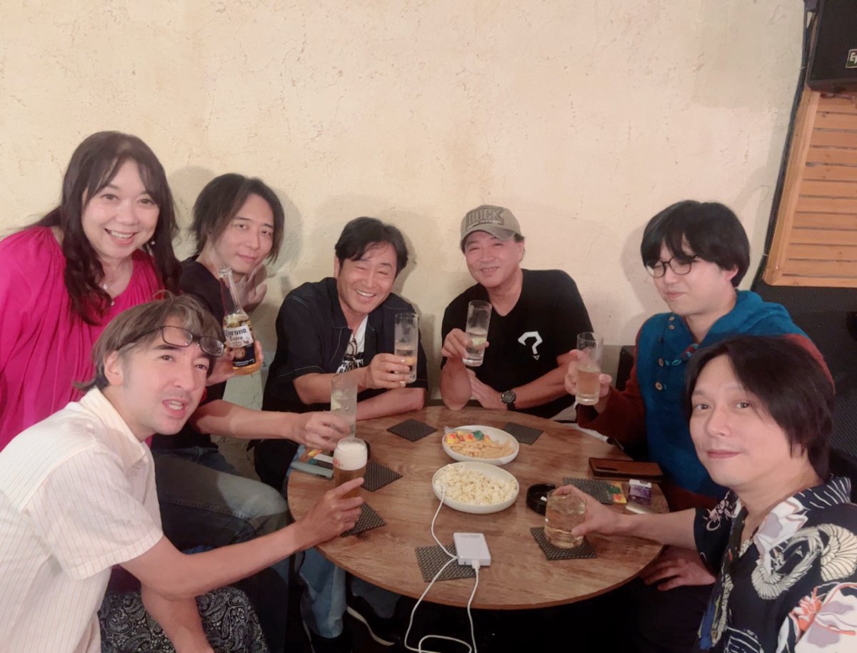 TT02MfVYSfYDpSp's tweet photo. 声優って意外と特撮好きが多いですよね
ご多分に漏れず、僕も特撮が大好きなんです！
こう言ったら誤解を生むかもしれませんが・・・
なんなら、アニメよりも特撮が好きなんです（笑）
だから何かに付けて変身ポーズをとっています😆

昨年末から多くの特撮関係の方と共演出来てとても幸せなんです
9月の舞台では、仮面ライダーグレイブ、ウルトラマンガイア、宇宙刑事シャリバンと共演しました(^_-)-☆

そしてついに特撮関連のイベントに出演します
📢リアル雑談シリーズ『俺たちの特撮』昭和編  2026.10.18(日) 東京 大岡山 7sBAR

📢DM又は、DM出来ない方はこのポストへの返信にて予約中

皆さんと本当に近距離でお話させていただきます😉
話を聞くだけじゃない、一緒に好きな特撮の話を楽しみましょう！
そして、少し歌…そんな緩～ぃイベントです！
是非、あなたの押しのヒーローを教えに来て下さい

#ファイブブルー信達谷圭さんのお店 で、あなたをお待ちしています‼️
#重戦機エルガイム
#エルガイム
#平松広和 
#黒田勇樹
#吉岡毅志
#渡洋史