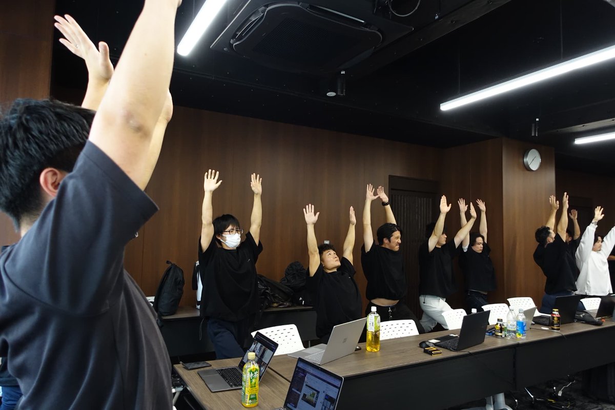 _visionary_2008's tweet photo. マッチョ介護士に、一般スタッフが下剋上!?🔥“日本一マッチョが多い福祉の会社”ビジョナリーが初の全社運動会を開催します💪
ビジョナリーらしい4競技で本気勝負！運動を会社の文化にし、その楽しさを利用者様への支援にも還元します!
#マッチョ介護 #全社運動会 https://t.co/syQAGT4fVX