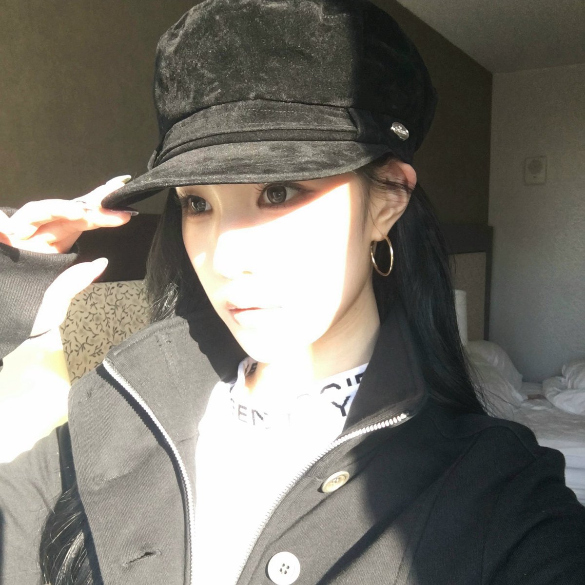 H2H_INA's tweet photo. 261008 #JUUN weverse post

🎩

#Hearts2Hearts #하츠투하츠 #H2H
@Hearts2Hearts https://t.co/GxZDag1le0