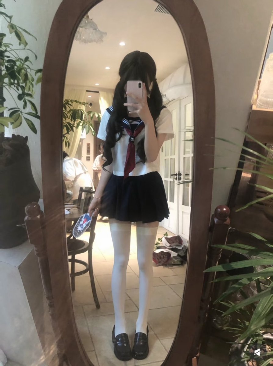 NeidertCarol's tweet photo. 今天刚玩！！！！

有人想锐评一下女大的燥福嘛 🥹   

看完不许瞎说，赶紧看，我要删了… https://t.co/QkxTJiJAtZ
