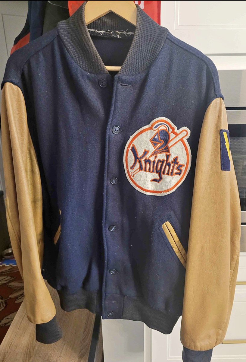 CardBurglar's tweet photo. Seen on Facebook for $50. Pretty good….#TheNatural https://t.co/q7e6OcMEjm
