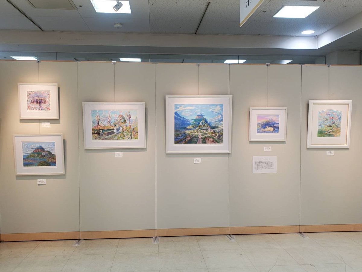 g_artspace's tweet photo. 🍁秋のアートコレクション
【井上直久】のご紹介

色彩豊かな風景のなかに、不思議と懐かしさが息づく世界。
独自の世界「イバラード」を描き続ける画家・井上直久。

スタジオジブリ『耳をすませば』の幻想的な背景を手がけ、その世界観が広く知られるようになりました。

自身が暮らす茨木市の風景をもとに、自由な想像を重ねて生まれる「イバラード」。
見慣れた日常から、不思議な世界へと誘う作品が魅力です✨

三鷹の森ジブリ美術館の壁画制作でも知られ、絵本『星をかった日』は宮崎駿監督によって短編アニメーションになりました。

細やかな描写と、美しい色彩が広がる「イバラード」の世界を、ぜひ会場でお楽しみください🖼️

📍京都髙島屋S.C.（百貨店）7階催会場
📅2026年10月7日(水)～10月12日(月・祝)
※最終日は午後5時閉場

#秋のアートコレクション #井上直久 #イバラード #耳をすませば #京都髙島屋 #星をかった日 #アートのある暮らし