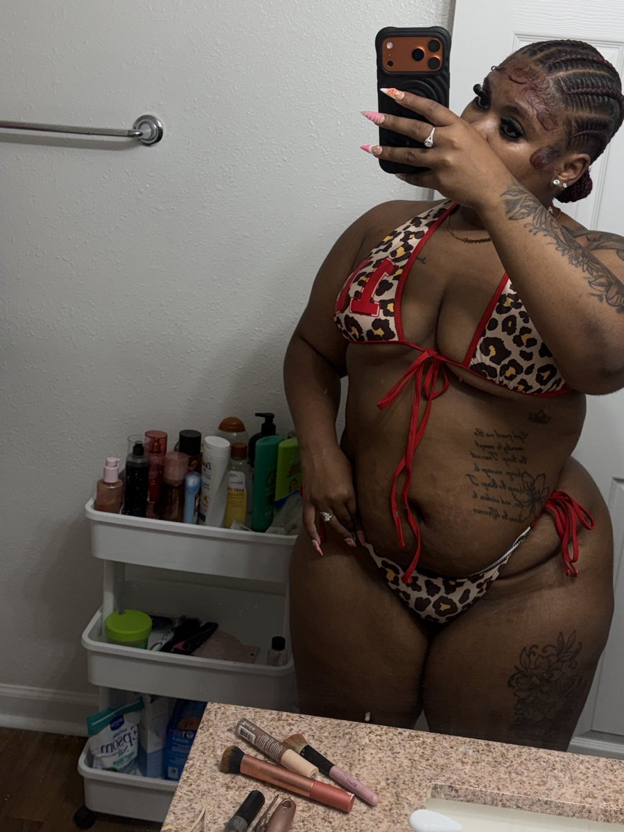 imdarkqueent's tweet photo. Thick thick https://t.co/YoX5YaaAC4