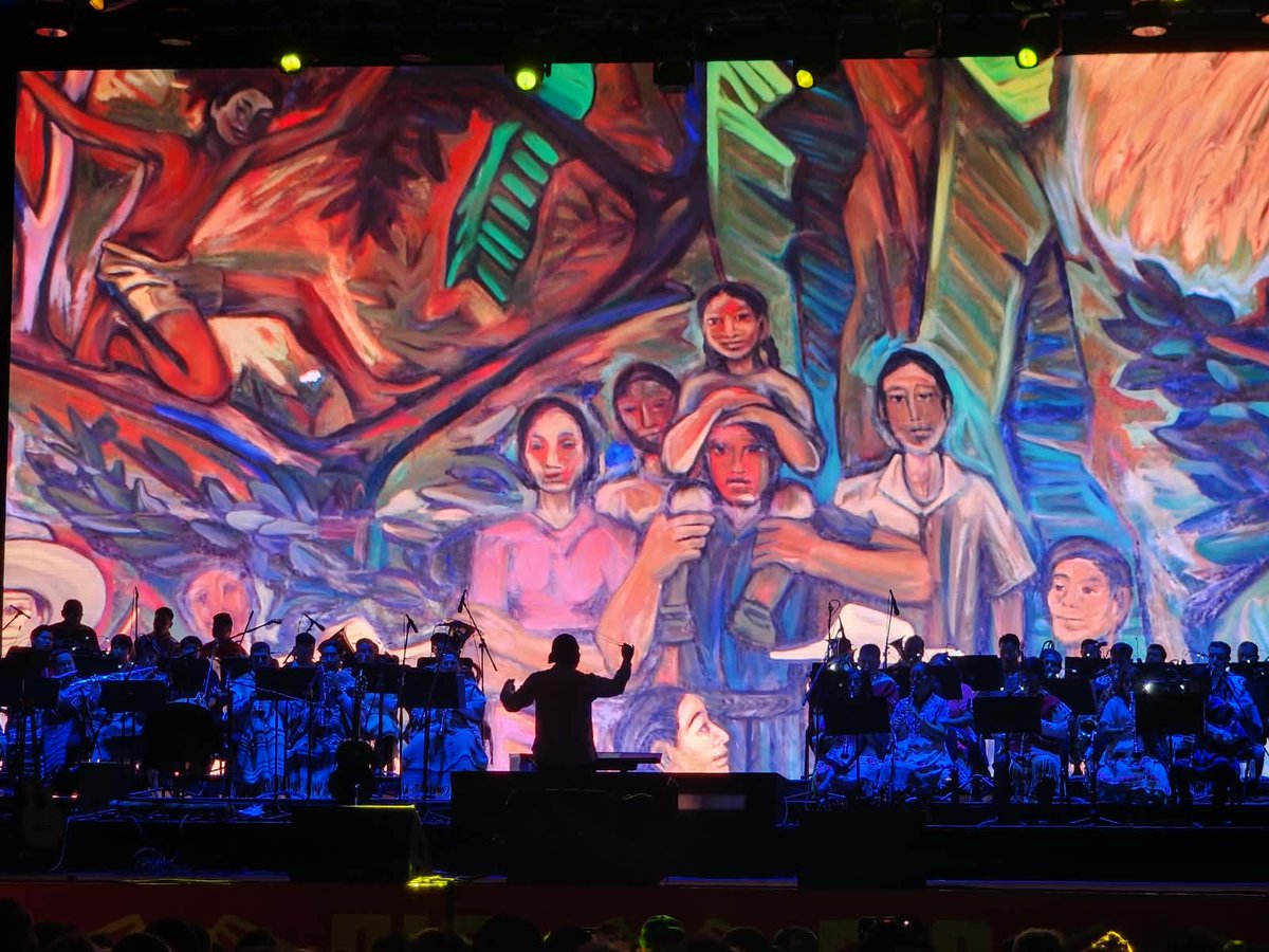 rmiimer's tweet photo. 📸🦋 Postales de una noche michoacana en el Festival Internacional @cervantino https://t.co/NMBd57Roo9