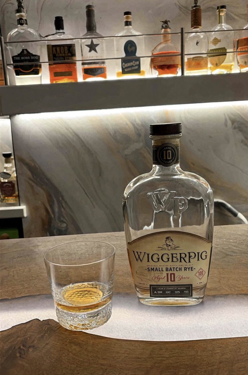 BurtRetard's tweet photo. Sipping on that wigger pig tonight https://t.co/SrEBp9DJIT