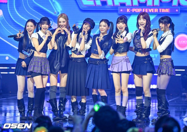 Kstyle_news's tweet photo. 【PHOTO】NiziU、10/7放送の「SHOW CHAMPION」で1位を獲得

⏬全ての写真（18枚）はリプライの記事から https://t.co/ZmNb4sQE60