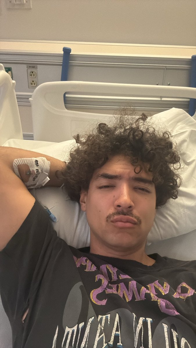 DESTORUCTA's tweet photo. Theyre calling him the first guy to mog cancer https://t.co/lW6nyhApzs