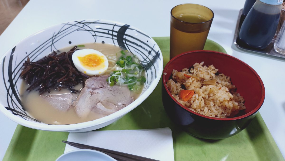 HESOMETAL's tweet photo. 社食なう https://t.co/LshyYihLv6