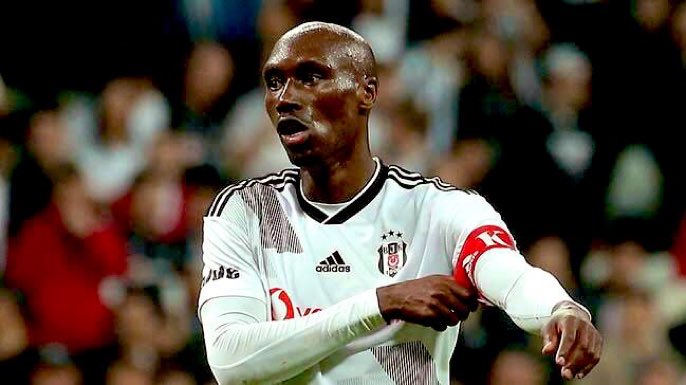 TheYubi71's tweet photo. 04.50 alarmı ile uyanıp zihnimizi susturmak adına işe geldik. https://t.co/brlRhumGII
