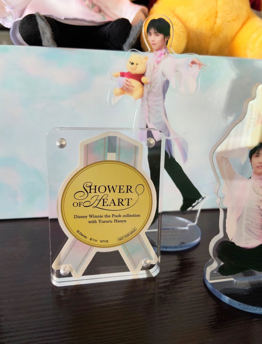 tsukitamamusub1's tweet photo. #シャワハー
5000円以上でもらえるステッカー、
セリアで買ったこのアクリルフレームがぴったりサイズでした〜⬇️

(ちょこっとリボンにマグネットが掛かりますが)
マグネットの付いたアクリル板で挟むだけで簡単🌟

自立するのでほかのグッズと並べて飾れて良い感じ✨ https://t.co/1uurdPSqLS