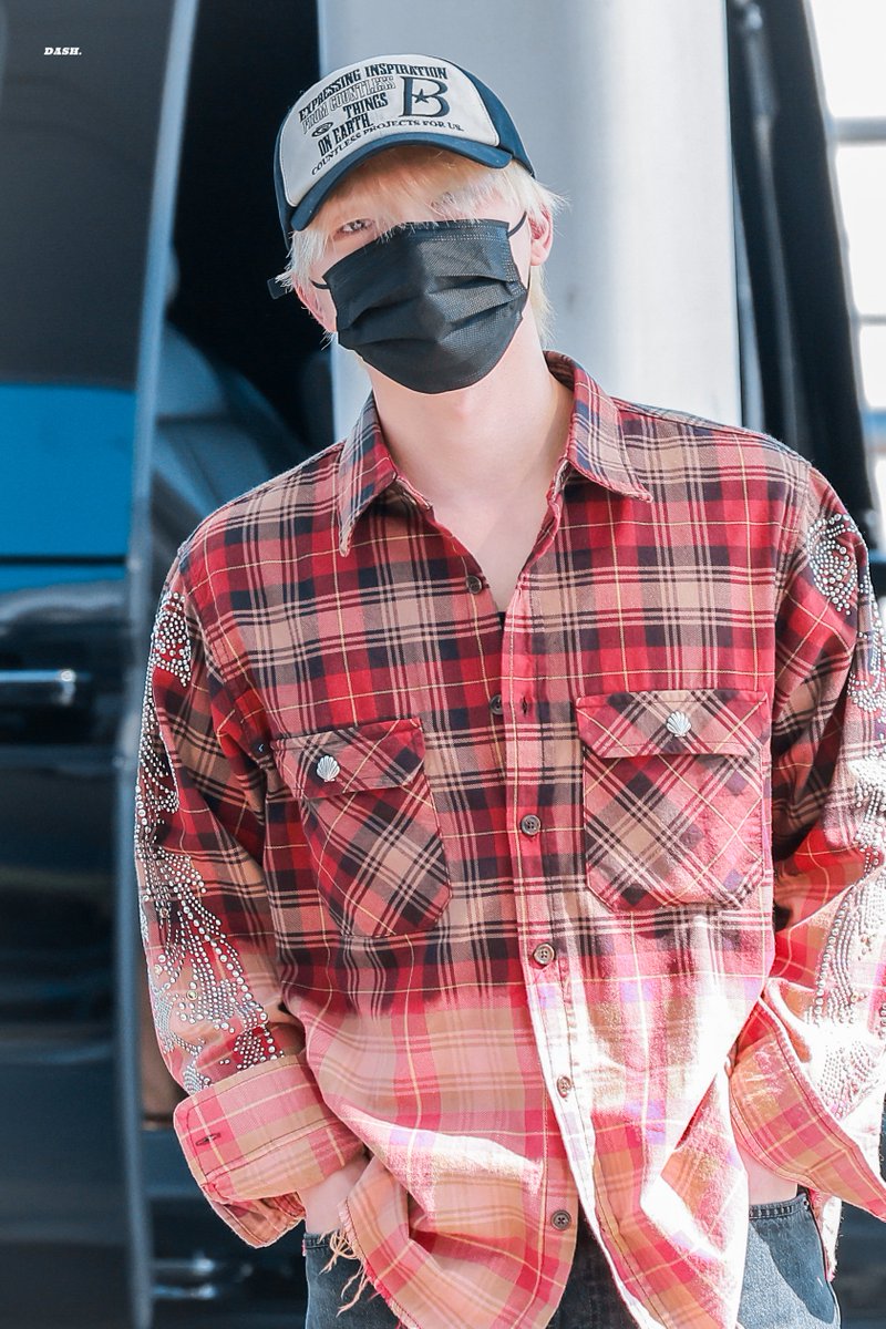 DashForDino211's tweet photo. 261008 ICN

어쩍함 에바다ㅠㅡㅠ

#디노 #DINO #이찬 #ディノ https://t.co/eMySsNKCpC