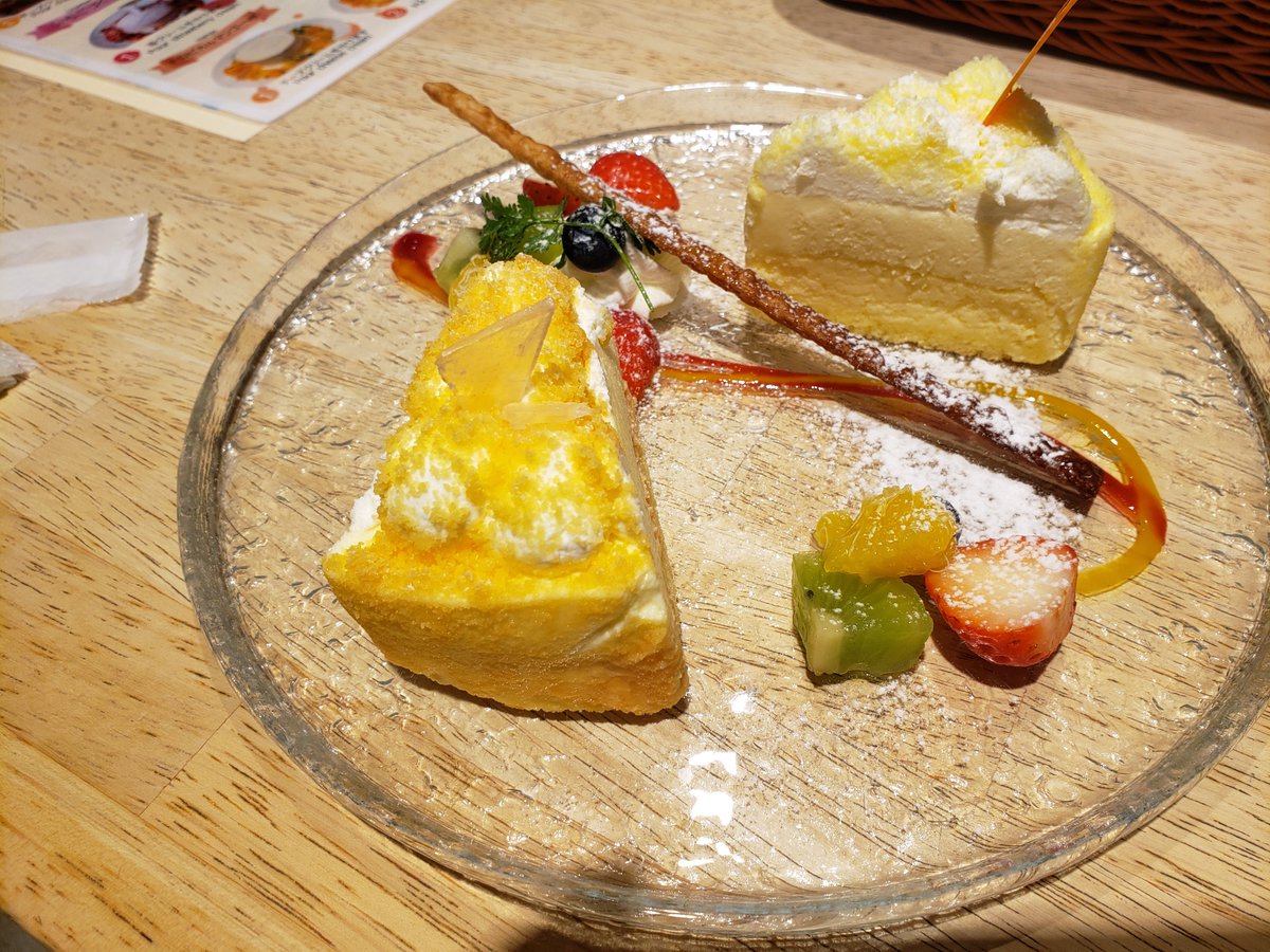 KcharTia's tweet photo. @hositorahosi 小樽！！！！
水族館あって海鮮美味しくてLeTAOもあってガラス工房一杯 https://t.co/ZVtJOrhouT