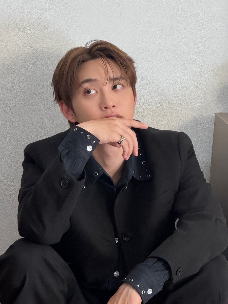 DOHKYUNGSOO_X's tweet photo. 𝓓𝓐𝓨 𝓞𝓕𝓕 𝓲𝓼𝓷’𝓽 𝓸𝓿𝓮𝓻 🤳📸!

#도경수 #DOHKYUNGSOO
#DAY_OFF https://t.co/NIbnCcYDNF
