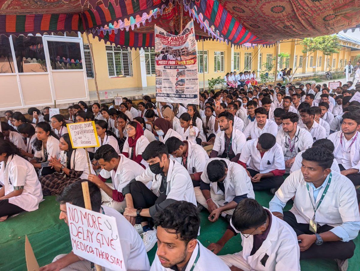 rrohan007's tweet photo. Foundation laid:Dec 2022
Infra still incomplete :2026
Promises from higher authority: unlimited 

Sir college kab banega? Yah bas tareekh hi milti rahegi

Promises don't build medical college action does.
#tareekpetareekh
#gmcjagtial
#PromisesAreNotBuildings #GMCJagtialForgotten https://t.co/5ZG5pIepGd