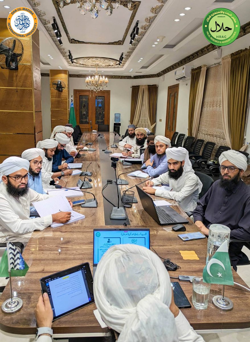 darulmadinauni's tweet photo. DMIU and HRAC’s Certificate Course in Halal Food continues, with 12 lectures delivered on Shariah principles, halal standards, certification and food safety.
#DMIU #HRAC #HalalFood #HalalIndustry #HalalCertification https://t.co/JRn3LIXAsP