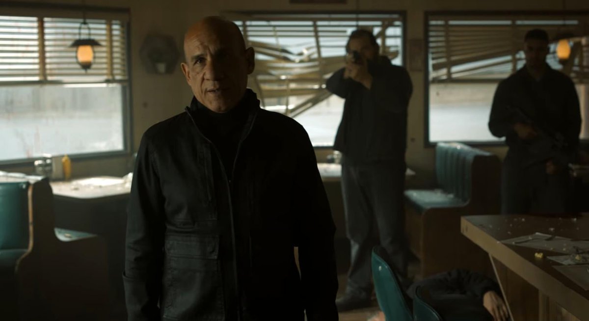 Tobik_ed's tweet photo. Watching lanterns Episode 5, and it’s so lame that every single alien on this show can conveniently disguise themselves as a human, even when they no longer need to, you would think it’s because of the budget , but the budget for this show is massive https://t.co/7bxIQlzVx6