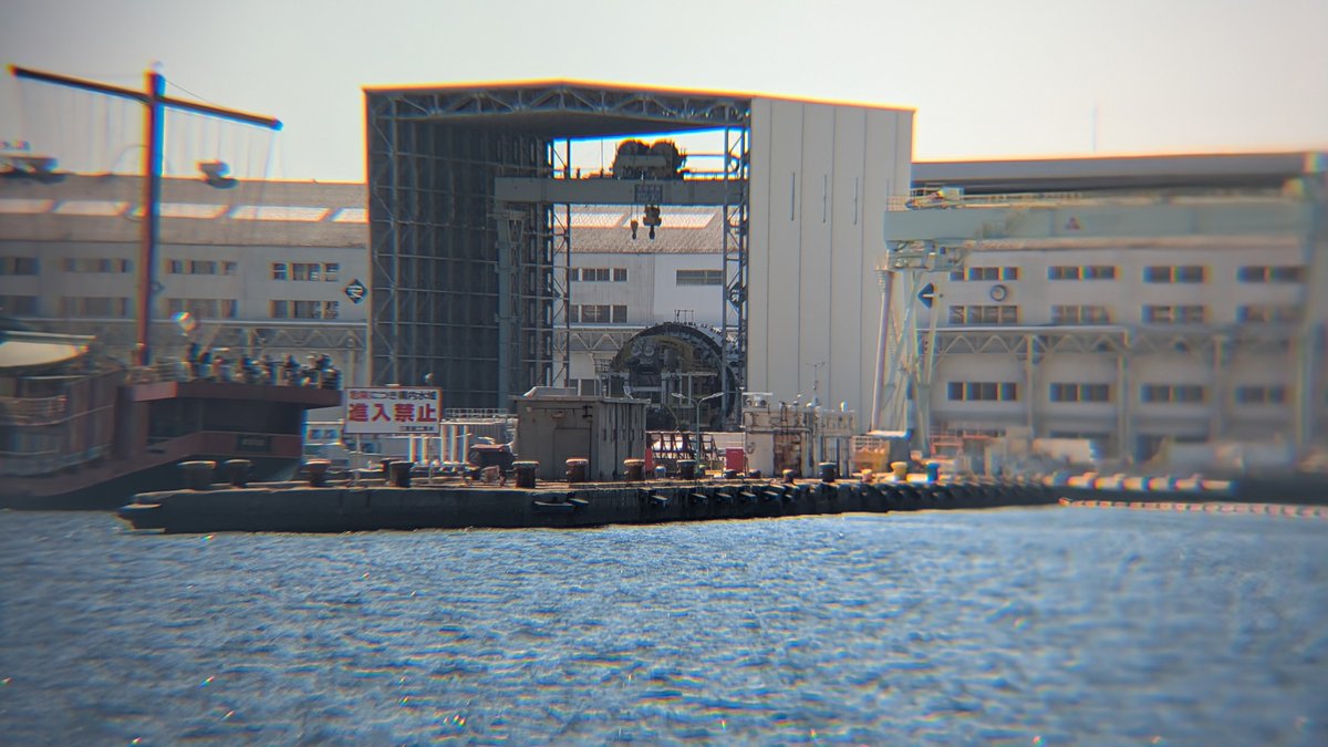 15e06BxO5R71860's tweet photo. 次回潜水艦しょうげい、の次に当たるSS-521番潜水艦の最後尾のブロックが置かれていましたので。この次のブロックでエンジンが乗り合わせるブロックに成ります。 https://t.co/gWCSAl5Zuq