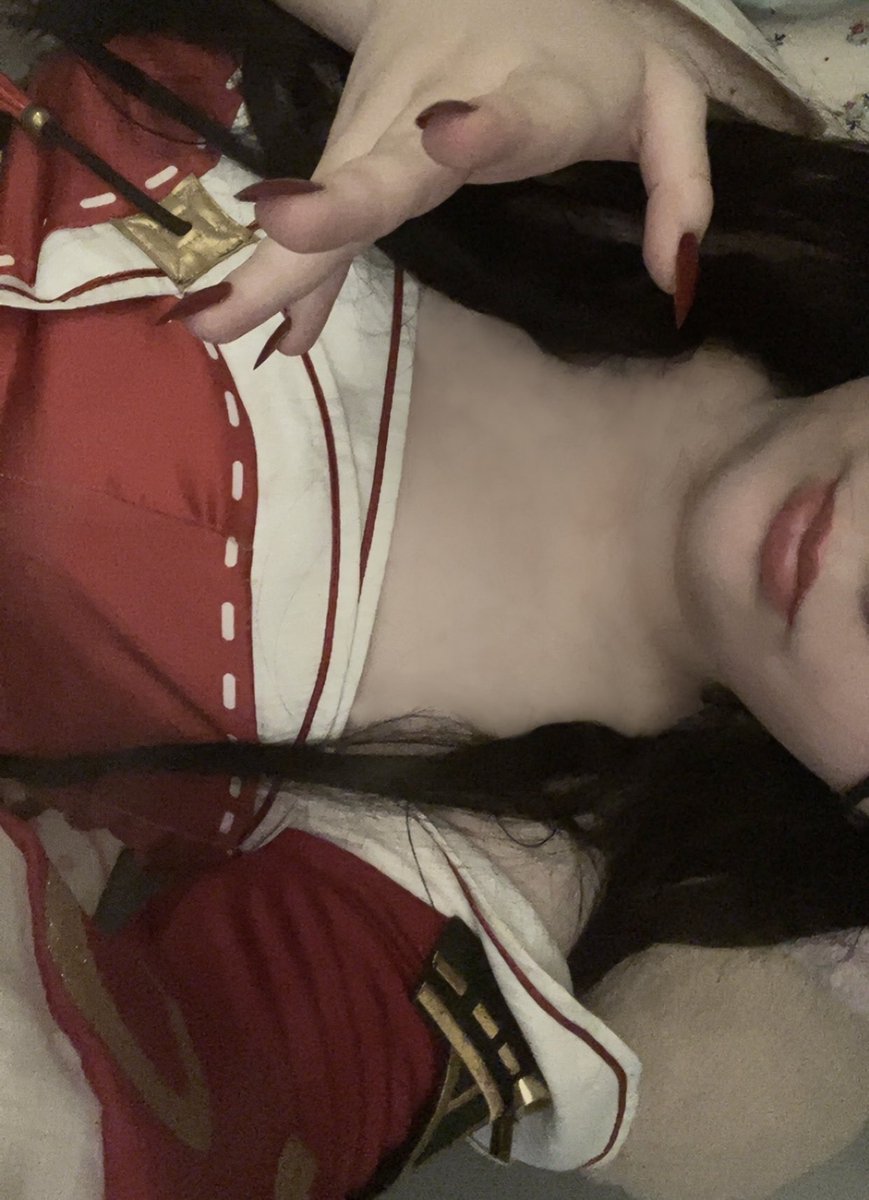 lilypupz's tweet photo. would my ahri charm work on you (i miss my skillshots btw) https://t.co/0hQznb5kqh