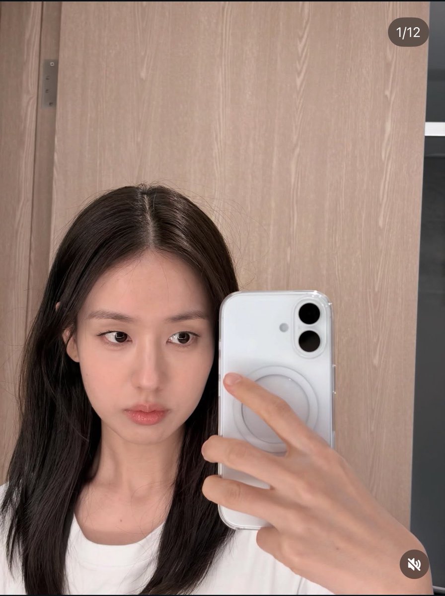 「あなたとは違う恋愛」のアン・ウンジンの唇が可愛い…自然なのにぷっくりしてて魅力的💋Cカールと溝も可愛いなぁ
清楚にもモードにもなるお洒落なお顔立ち…日本で言うと多部ちゃんみたいなイメージかな🤔 https://t.co/QoHDYw6C1H