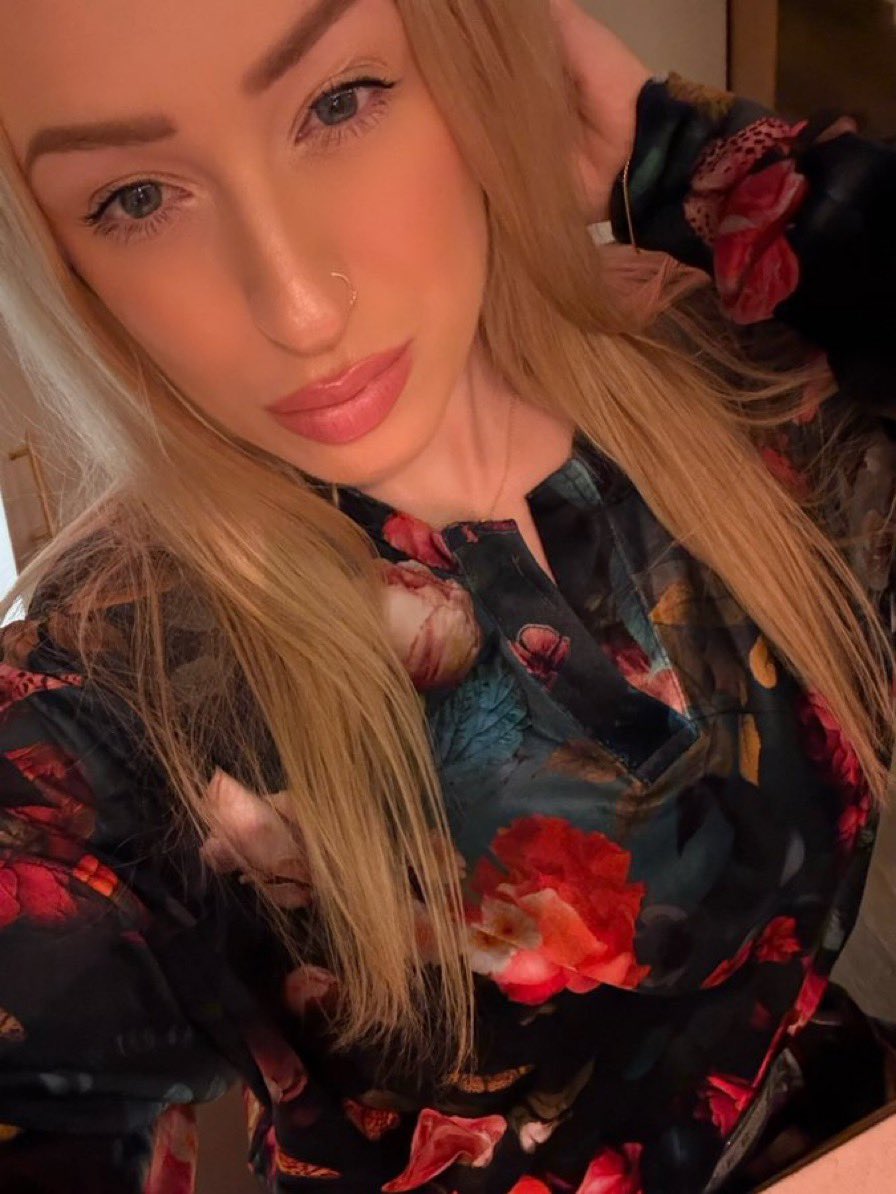 iamyourGoddes0's tweet photo. READY TO SERVE?😈 https://t.co/LnCsJXmUBR