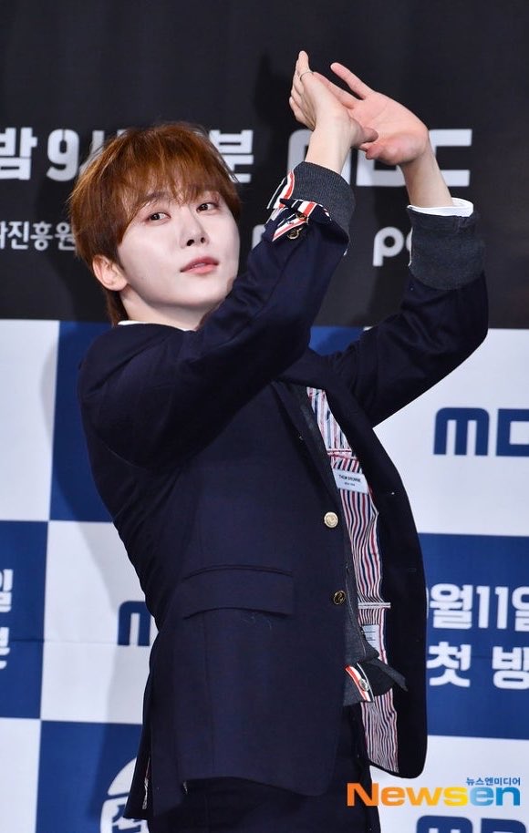 kwansources's tweet photo. seungkwan’s volleyball poses 😄 https://t.co/uGgLYsKlaN