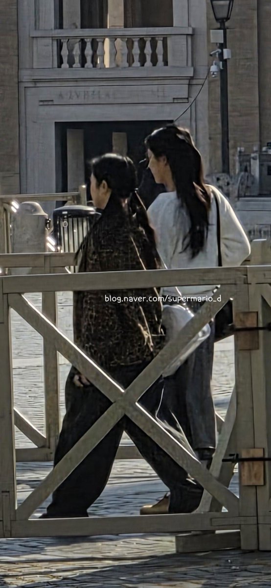 _hannibunch's tweet photo. YALL THATS BBANGSAZ IN ITALY 😭😭😭😭 https://t.co/e4STy8gIXi